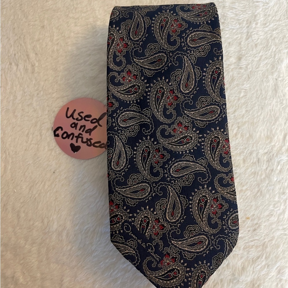 Oscar de la Renta Navy and Red Paisley Tie